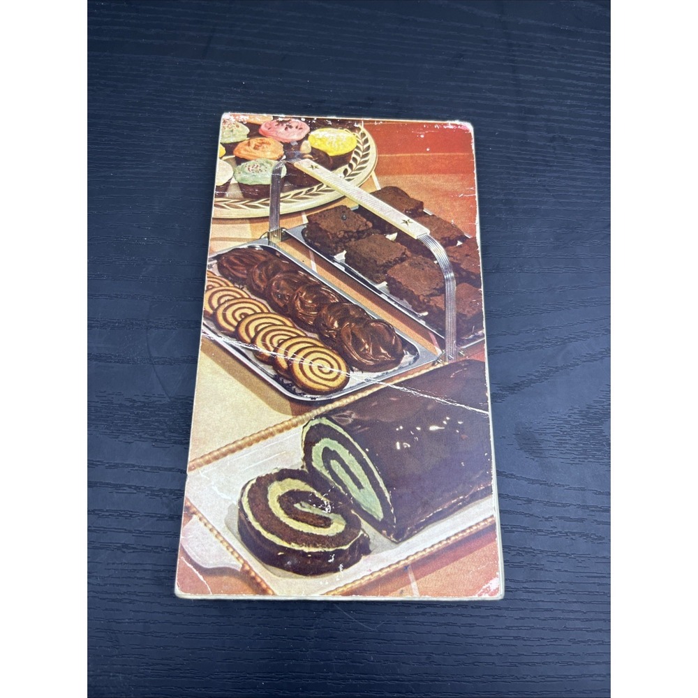 Bakers Favorite Chocolate Recipes Cookbook Vintage 1952 Cakes Pies Candy Dessert - Picture 2 of 7
